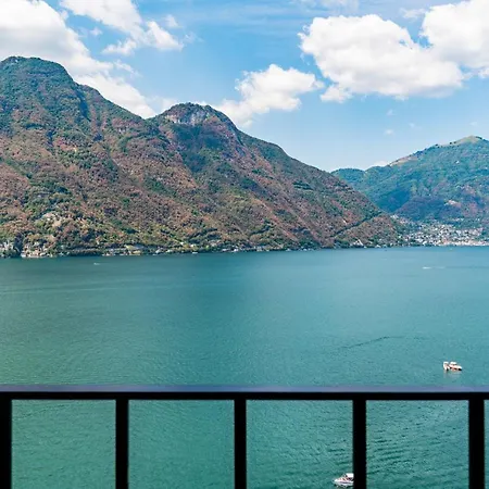 With Private Parking & Shared Pool! Appartement