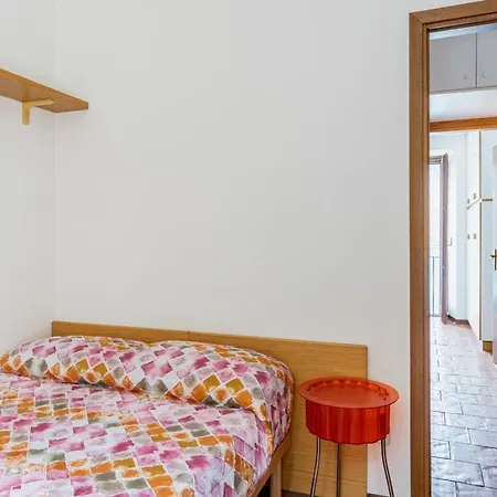 With Private Parking & Shared Pool! Appartement