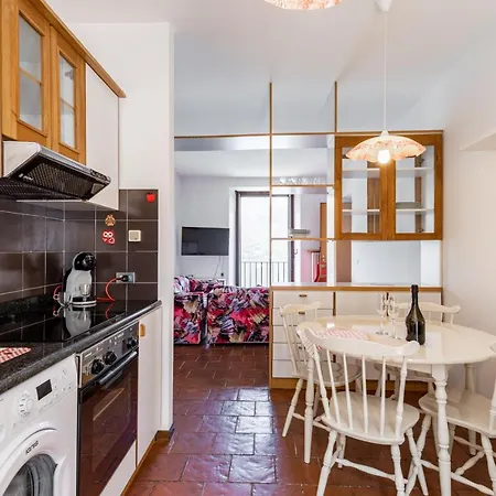 With Private Parking & Shared Pool! Nesso