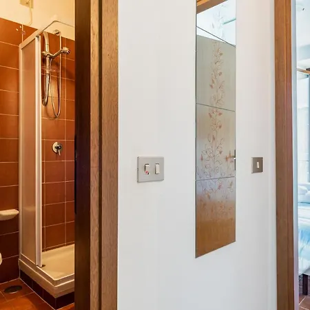 Lejlighed Apt With Private Parking & Shared Pool! *